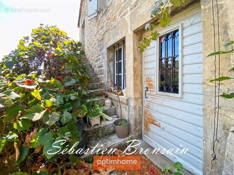 Maison à CHATEAU-CHALON