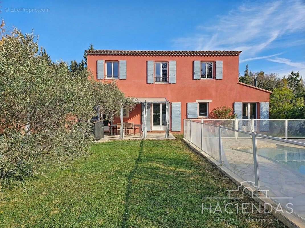 Maison à PELISSANNE