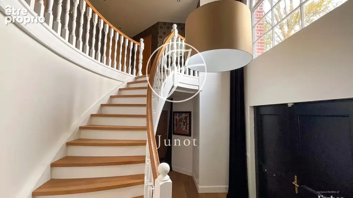 Mouvaux – Maison d’exception – 7 pièces - 262.48m² habitables – 7 pièces – 5 chambres – Piscine – Parc paysagé – Garage et parki - photo 6