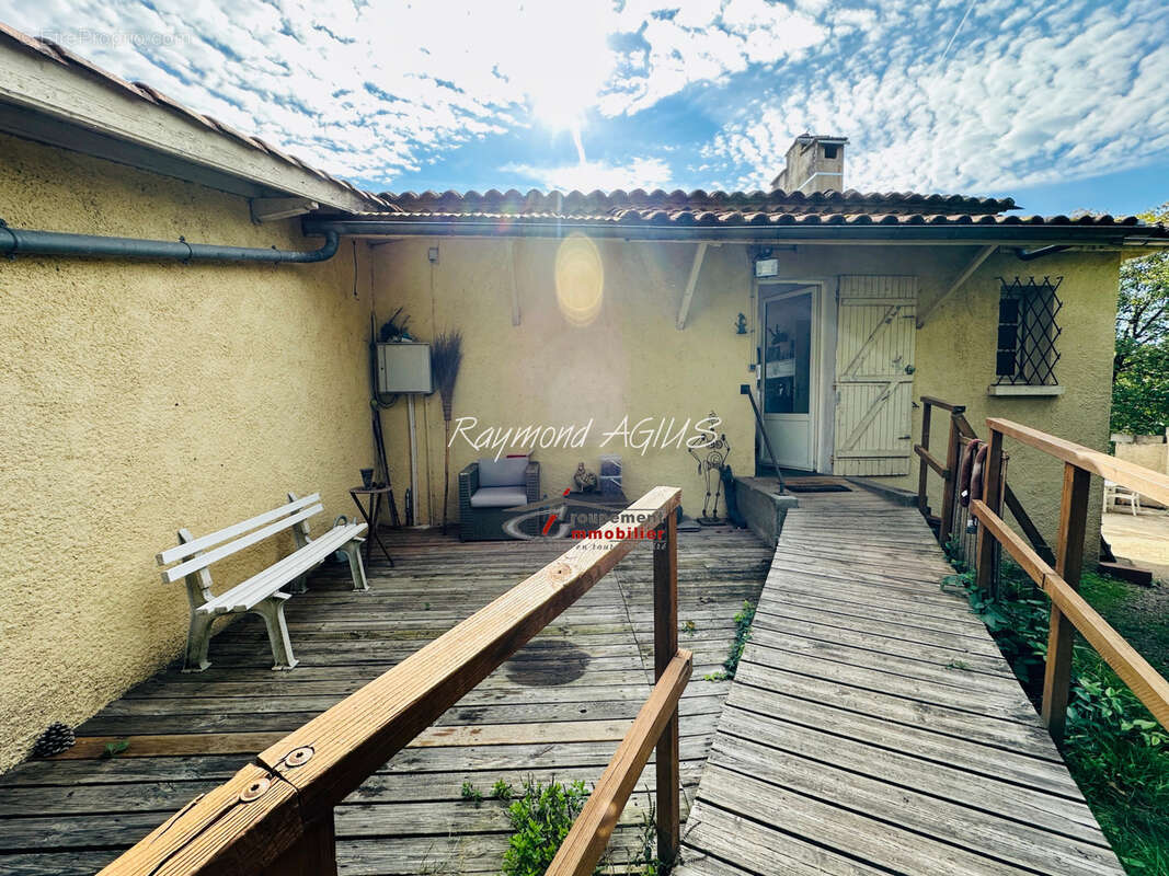 Maison à PORT-SAINTE-FOY-ET-PONCHAPT