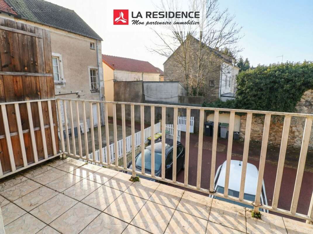 Appartement à MAURECOURT