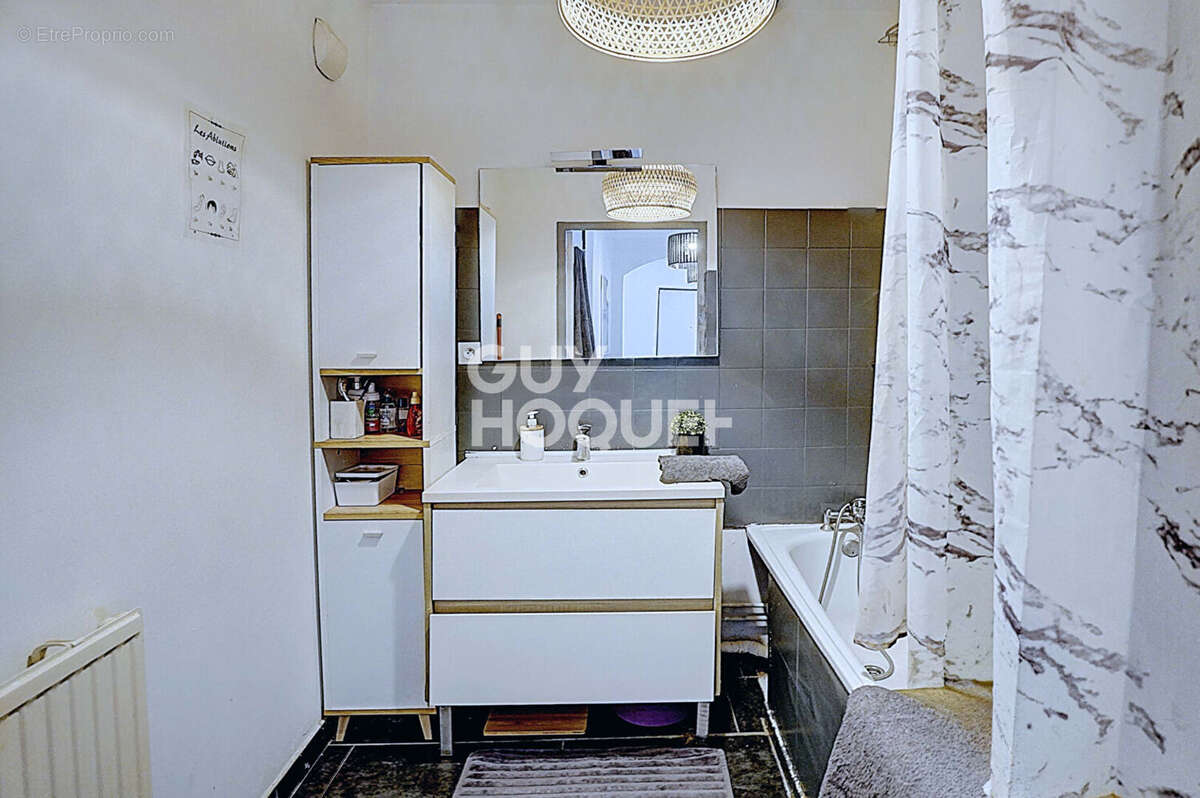 Appartement à BRON