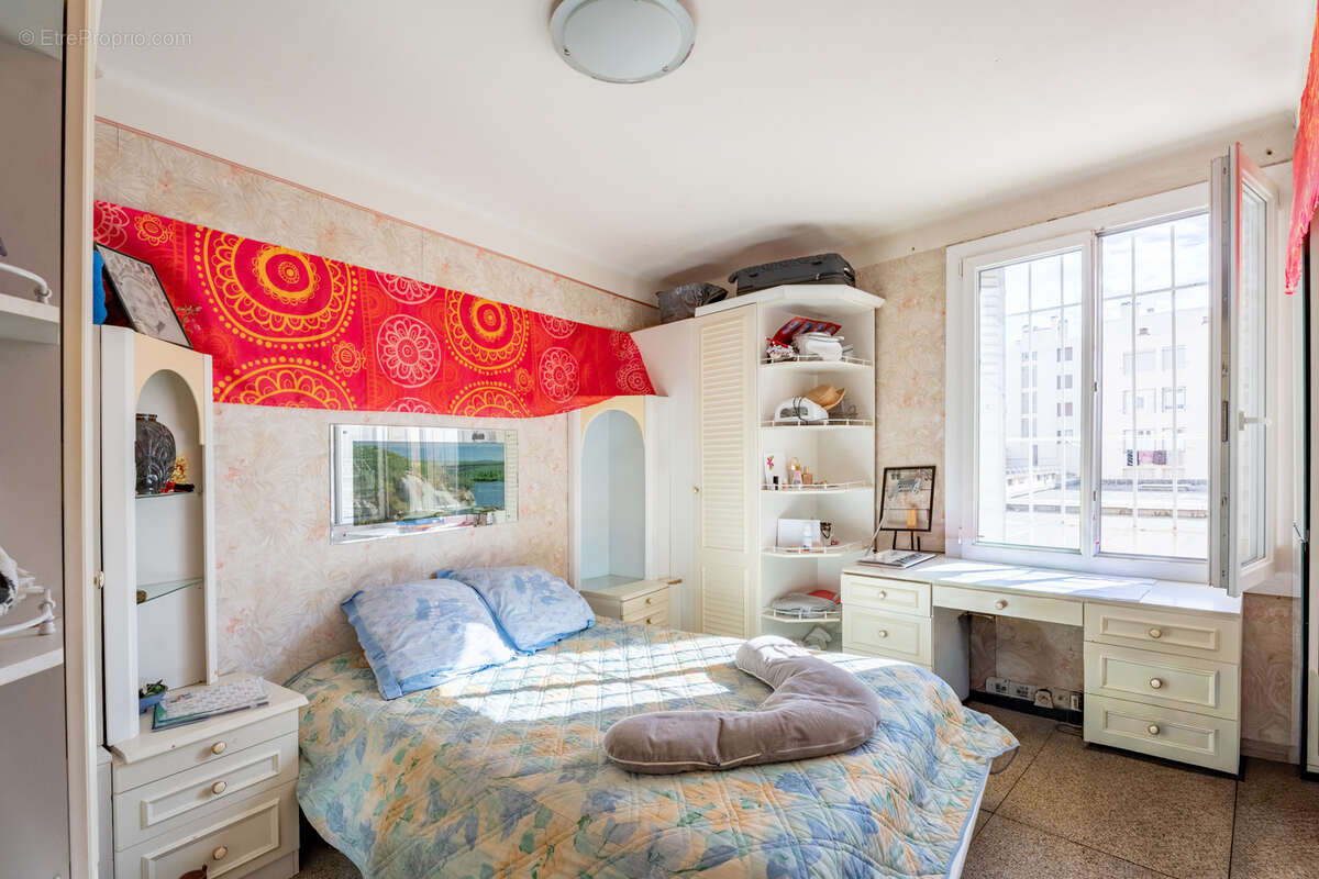 Appartement à MARSEILLE-4E