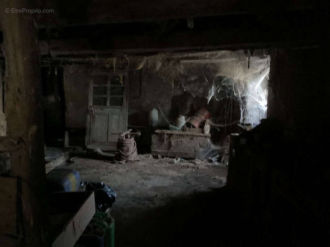 Ferme avec dépendances A RENOVER - sur terrain d'env 1200 m2 - photo 26