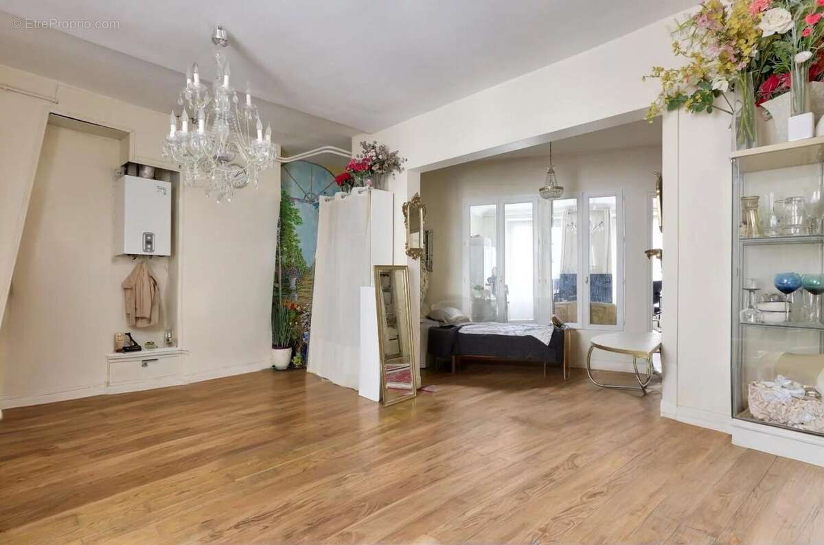 Appartement à PARIS-9E