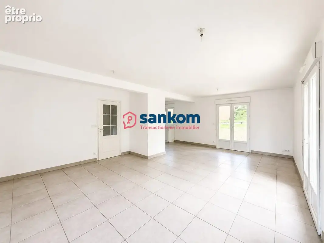 Maison 110 m² à Borne  - photo 2