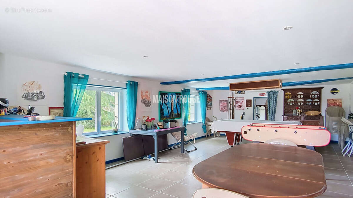 Maison à LA ROCHE-DERRIEN