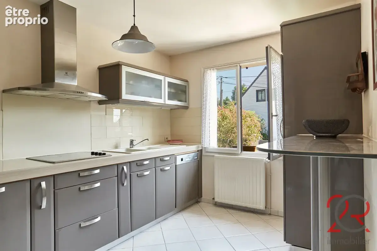 Un cadre de vie privilégié : maison familiale de 197 m2 sur une belle parcelle de 691 m - photo 5