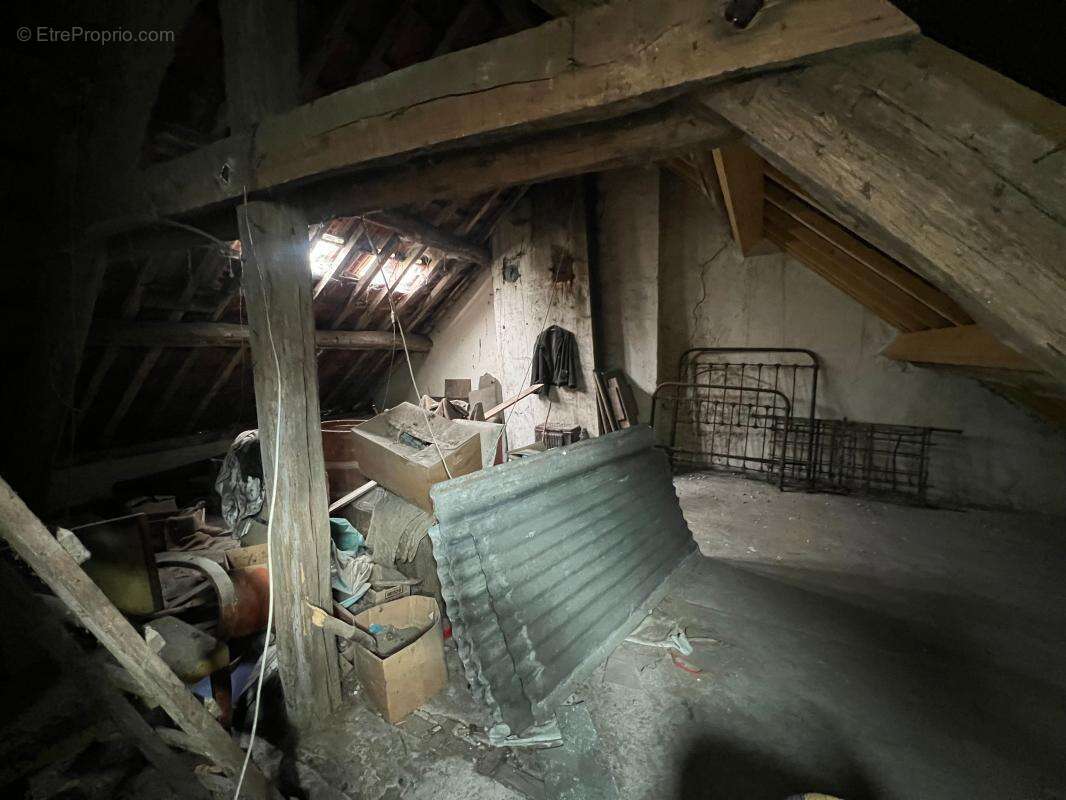 Maison à SAINT-THIBAULT-DES-VIGNES