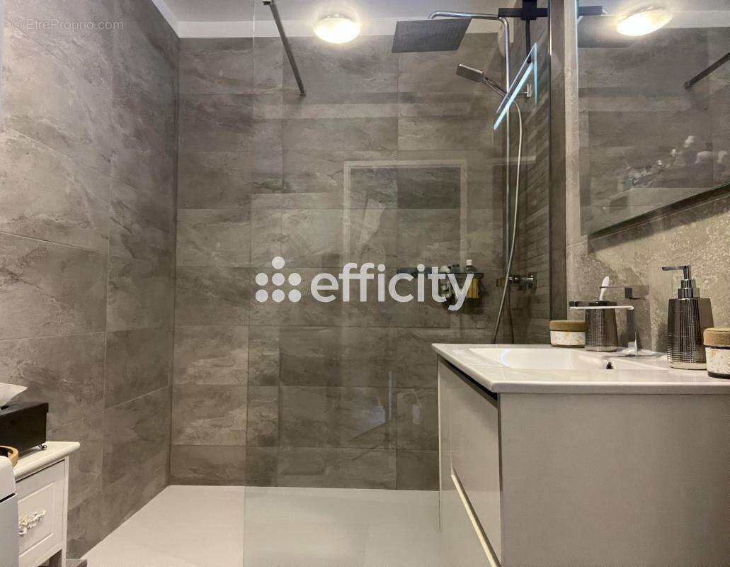 Appartement à ELANCOURT