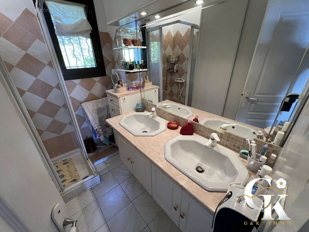 Appartement à SIX-FOURS-LES-PLAGES