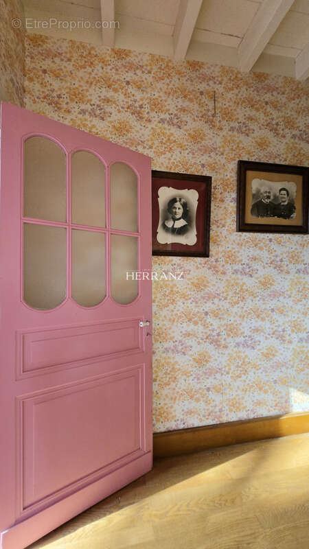 Maison à SAINT-PIERRE-DU-PALAIS