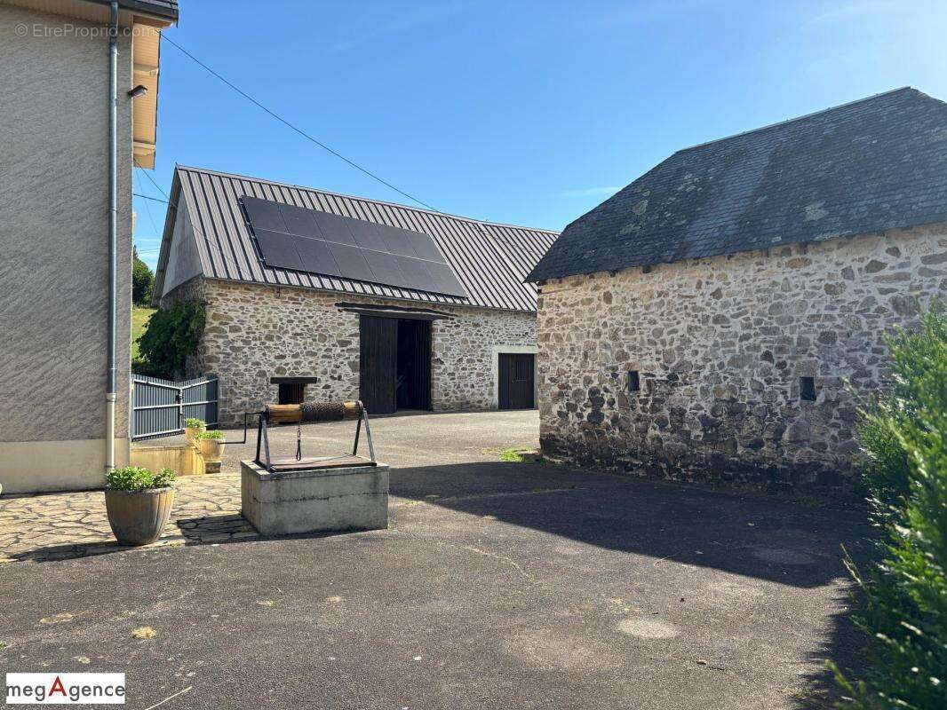 Corps de ferme en pierre entre Brive et Tulle - photo 7