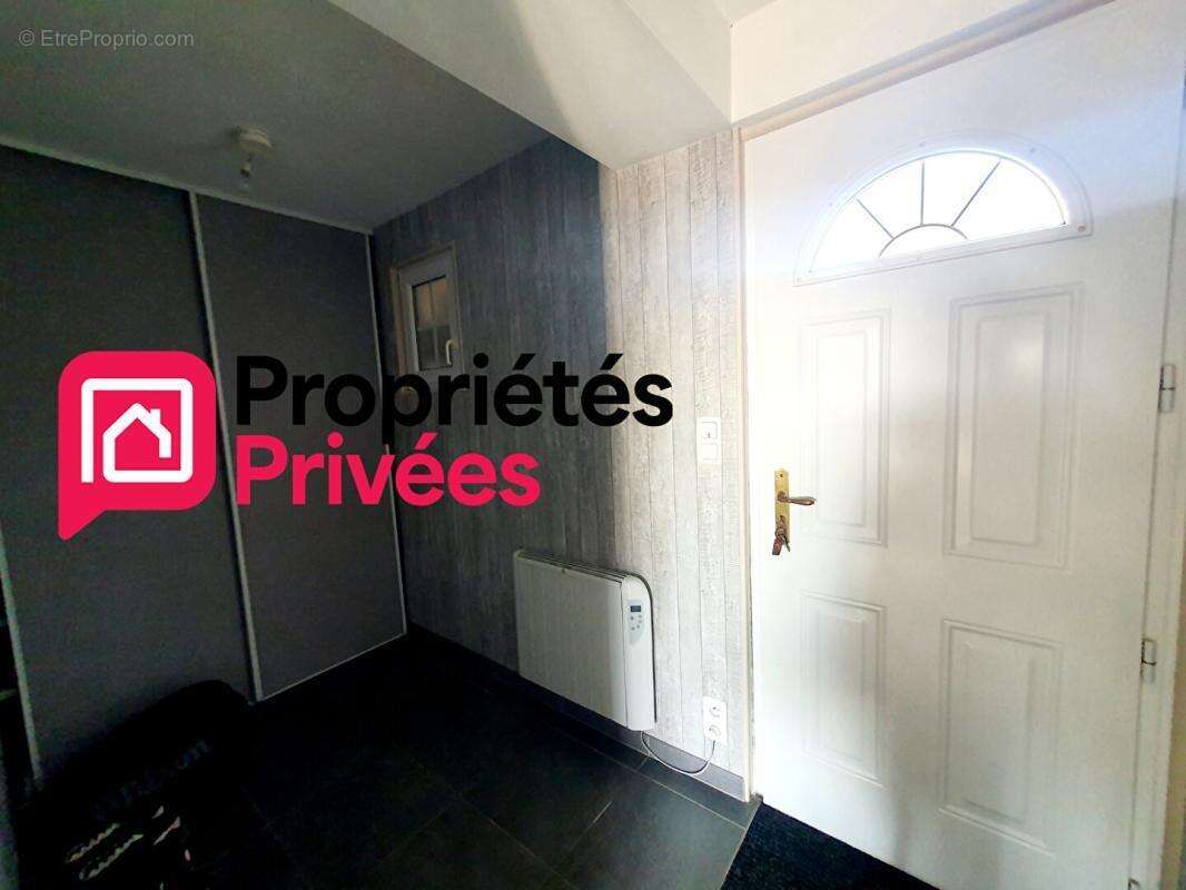 Maison à NOYANT-LA-GRAVOYERE