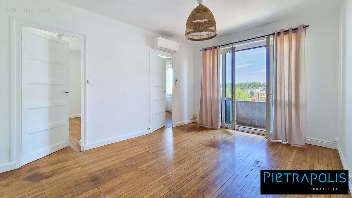 Appartement à LYON-8E