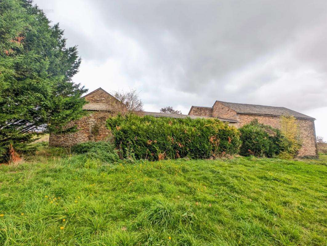 Maison à SAINT-BEAUZELY