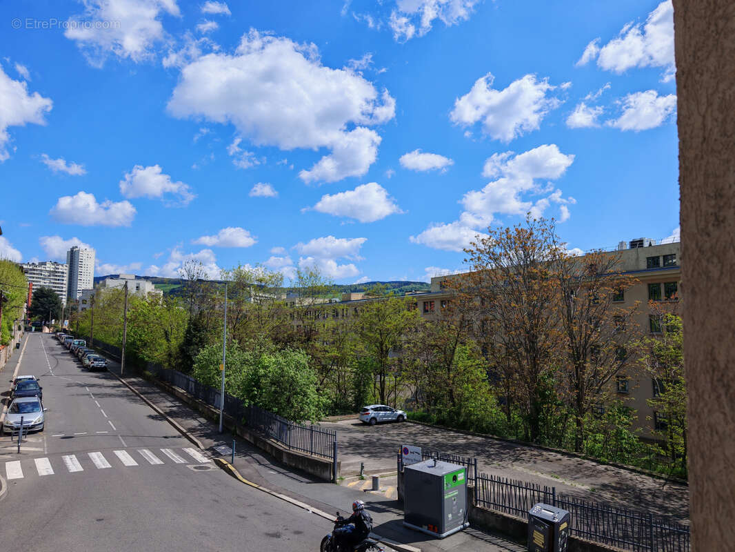 Appartement à SAINT-ETIENNE