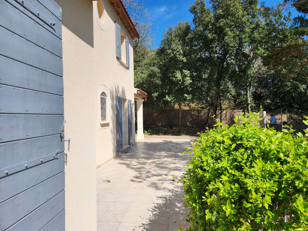 Maison à MERINDOL-LES-OLIVIERS