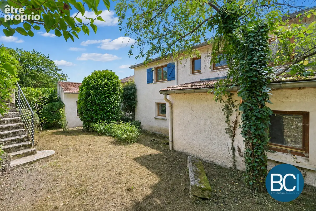 LAY-SAINT-CHRISTOPHE - Maison 7 pièces - 201m² - photo 2