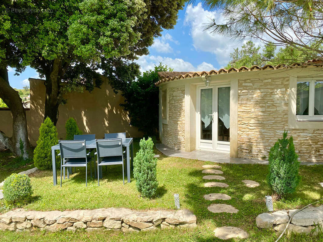Maison à LIRAC