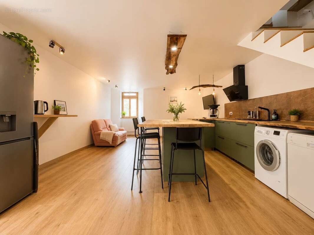 Appartement à REGUSSE