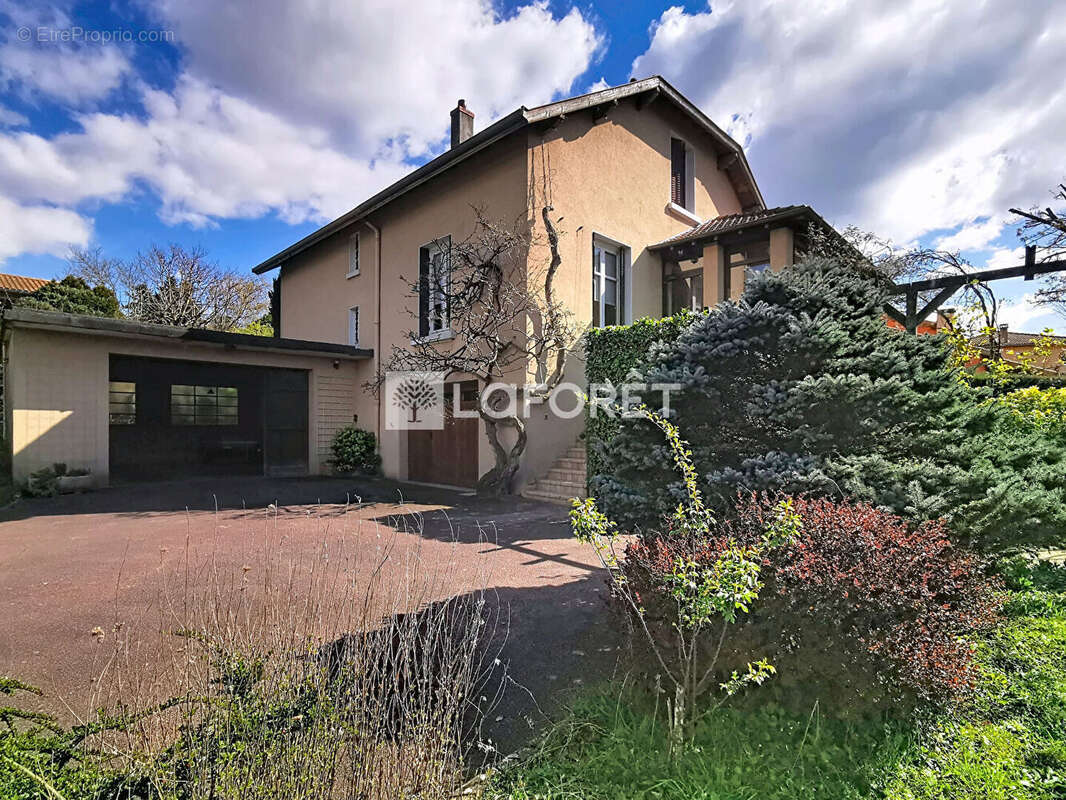 Maison à NEUVILLE-SUR-SAONE