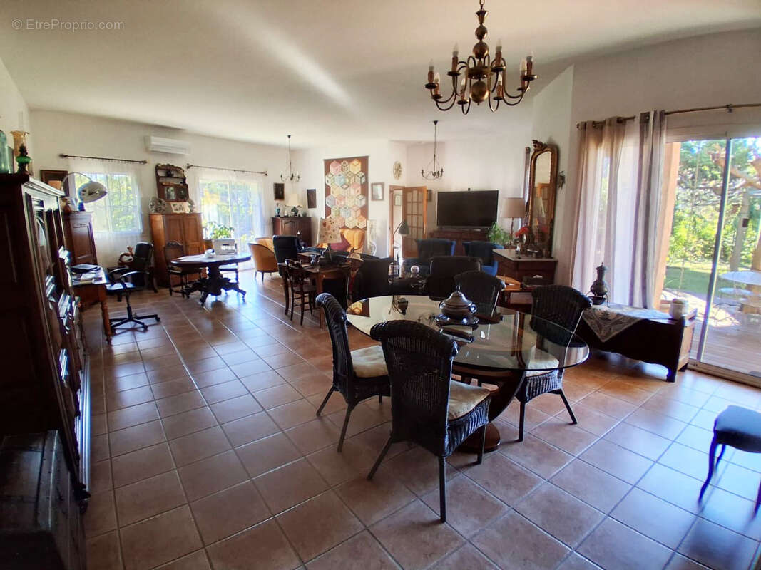 Maison à LA CRAU