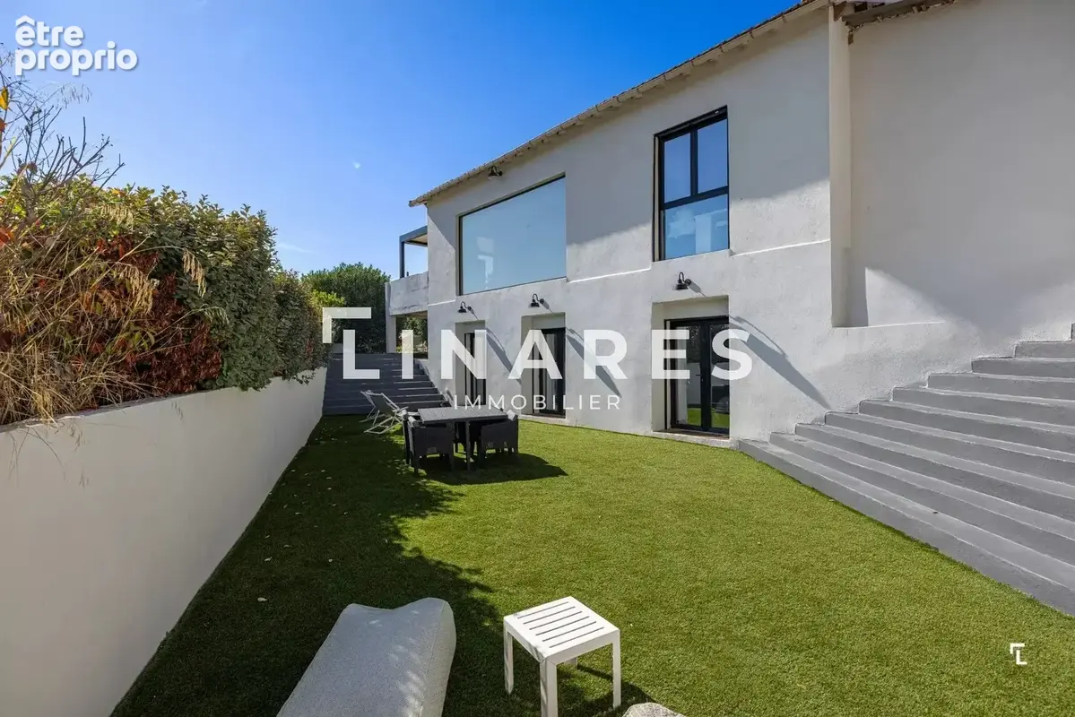 LA PANORAMIQUE - Villa T5 de 200m² - Piscine - Cuisine d'été - Terrain de 785m² - 13011 LA VALENTINE - photo 25