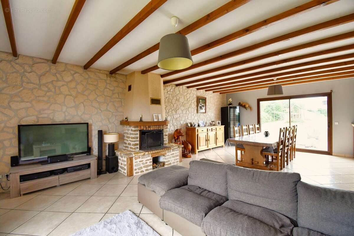 Maison 150 m² à Alligny-En-Morvan  - photo 2