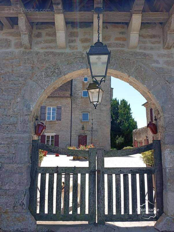 Château du XVIIe siècle avec maison d'amis, salle d'armes, t - photo 5