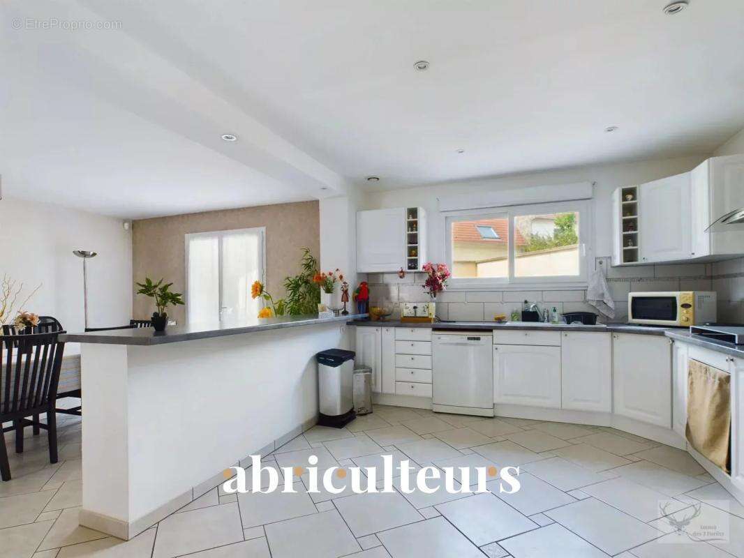 Maison à BETHISY-SAINT-MARTIN