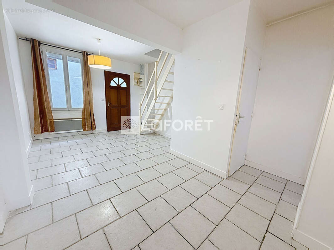 Maison à PETIT-COURONNE