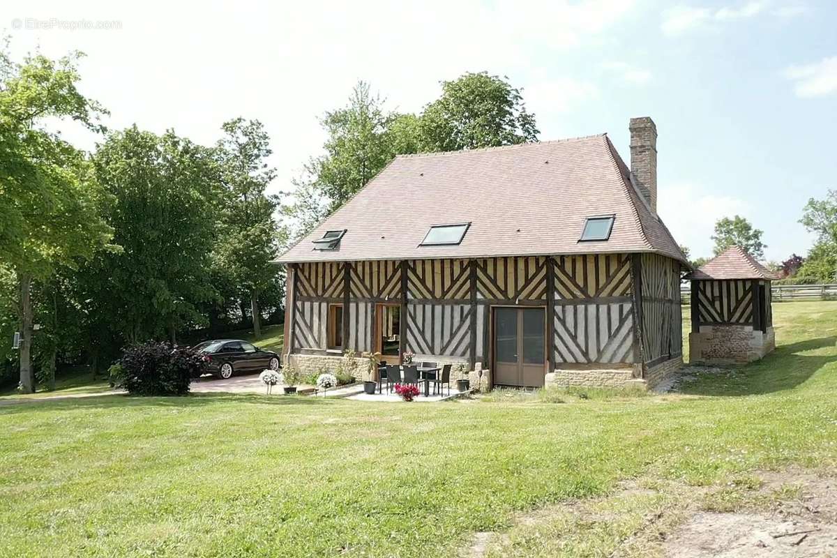 Maison à SAINT-PIERRE-SUR-DIVES