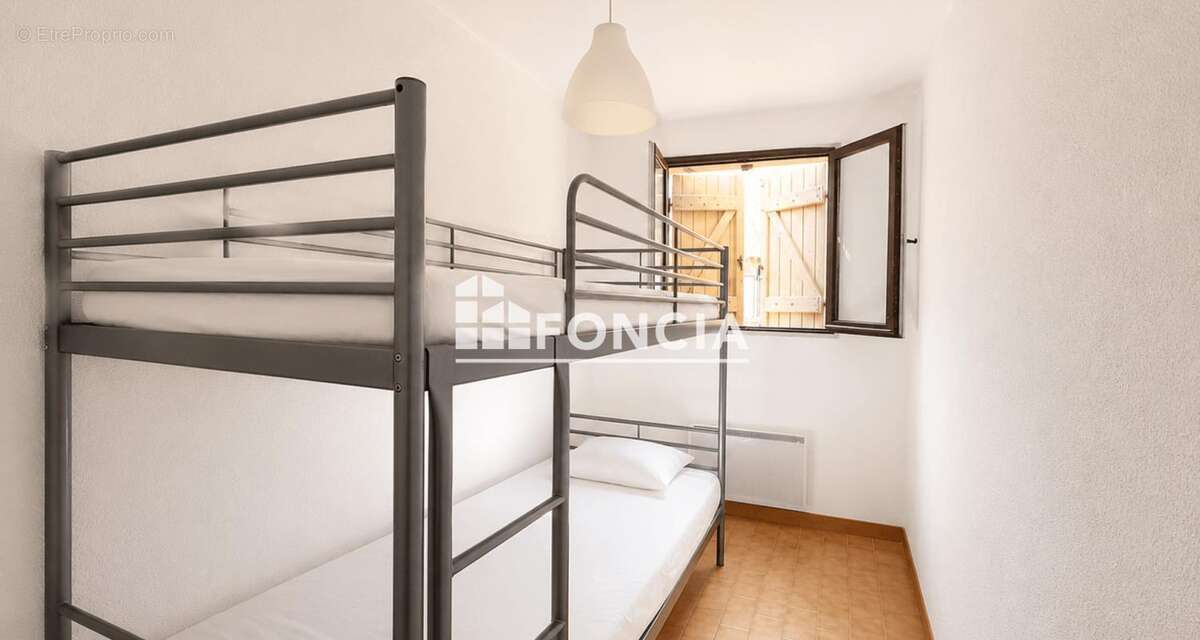Appartement t3 - centre ville - residence securisee - cogolin - photo 4