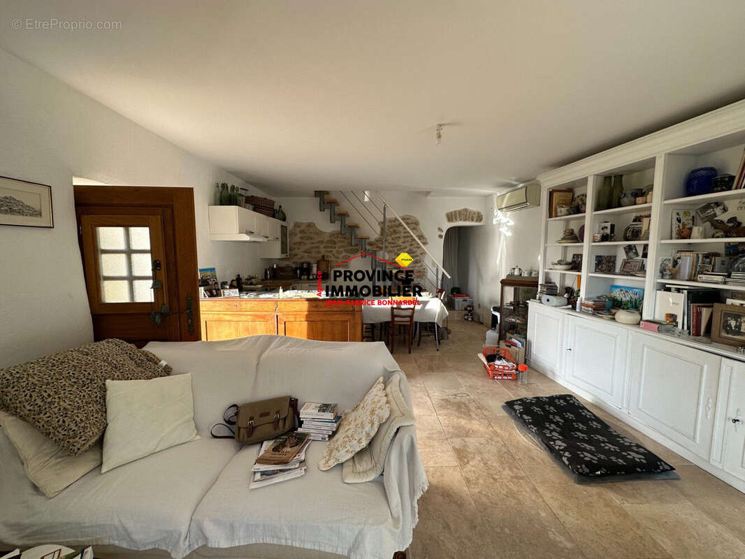 Maison 336 m² à Grignan  - photo 6
