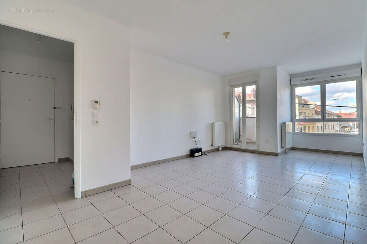 Appartement à AUBERVILLIERS