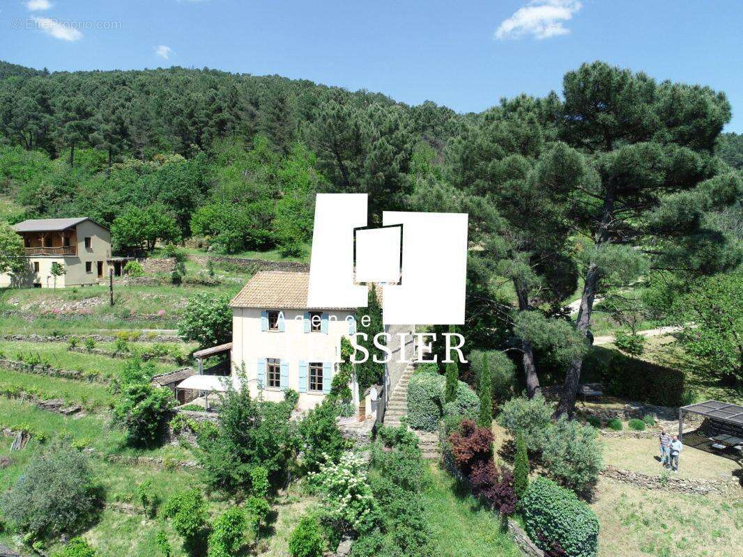 Maison à SAINT-MELANY