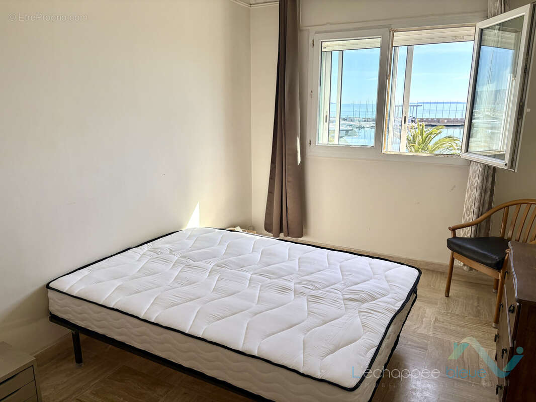 Appartement à HYERES
