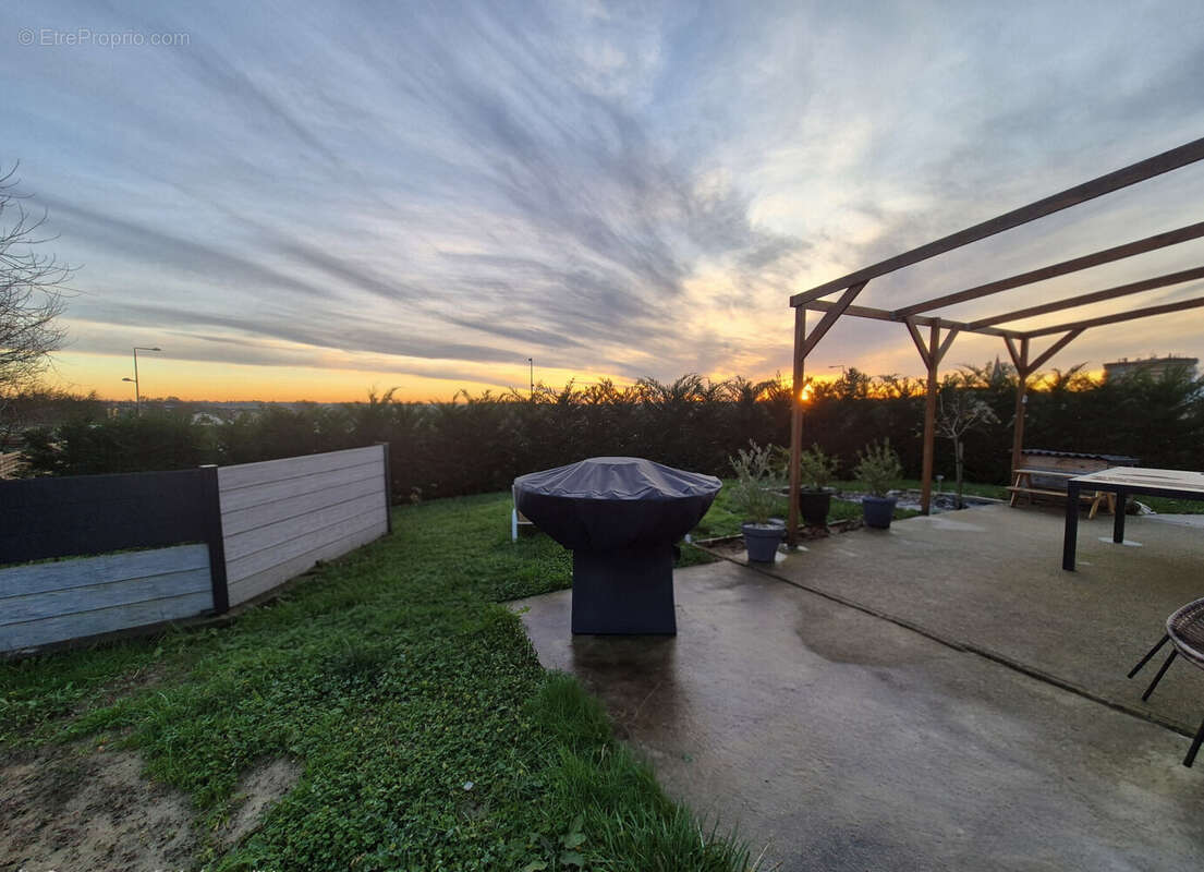 Maison à SAINT-CYR-SUR-MENTHON