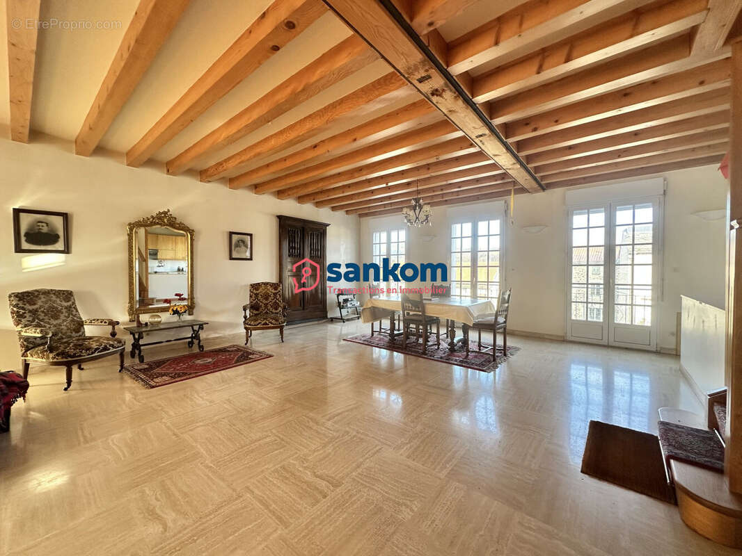 Appartement à LAUSSONNE