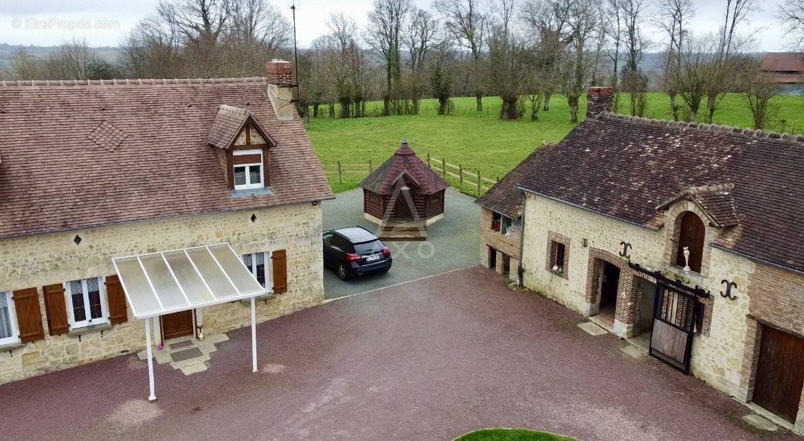 Maison à LE MELE-SUR-SARTHE