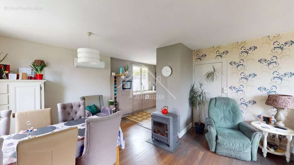 Maison à SAINT-BONNET-TRONCAIS