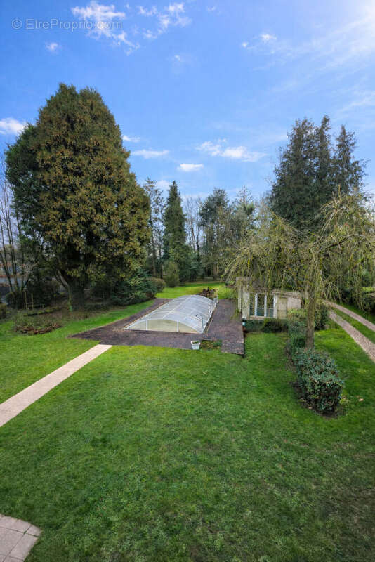 Maison à CREVECOEUR-LE-GRAND