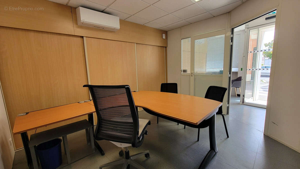 Local + Appartement à Vendre sur Jallais entre Beaupréau et Chemillé ! - photo 2