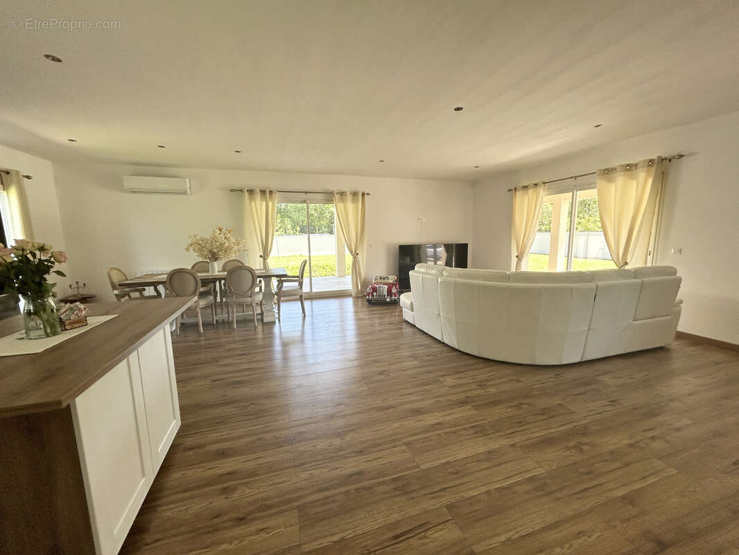 Maison à TERRASSON-LAVILLEDIEU