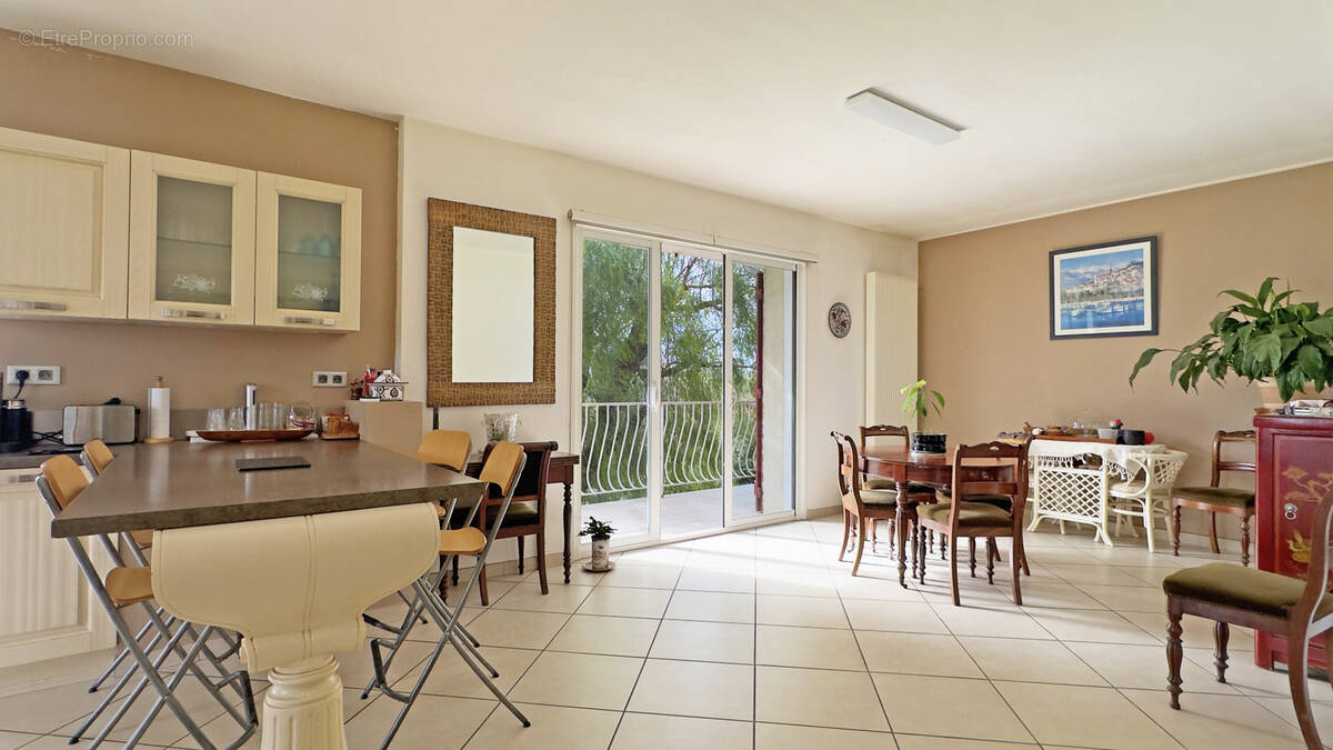 Maison à LA CRAU