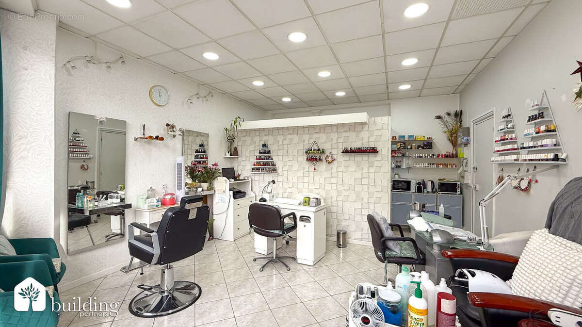 Asnières sur Seine Alma/Philosophes - Local Commercial - 26.67 m² - photo 4