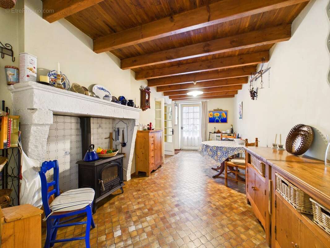 Spacieuse maison de village comprenant quatre chambres. - photo 11