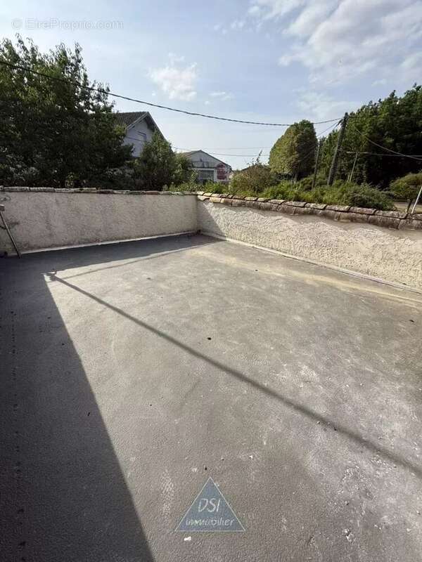 Maison à SAINT-ETIENNE-SUR-CHALARONNE