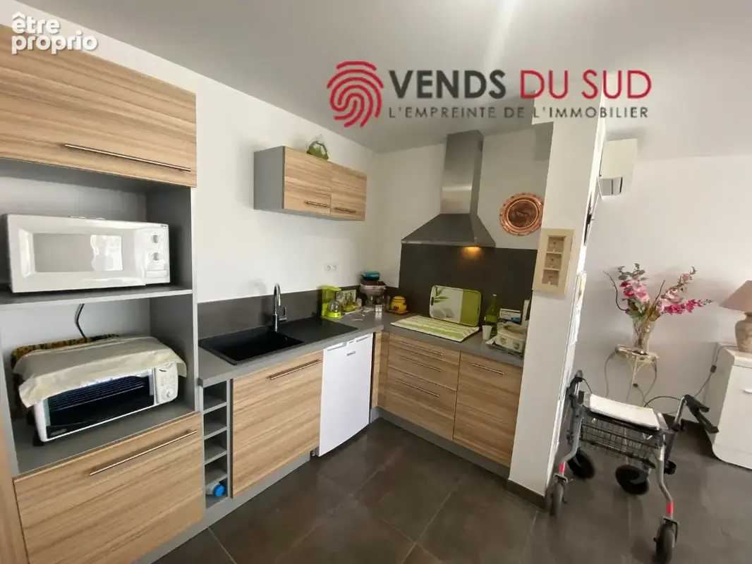 Béziers - Résidence moderne avec ascenseur - T2 avec terrasse et parking intérieur privatif. - photo 5